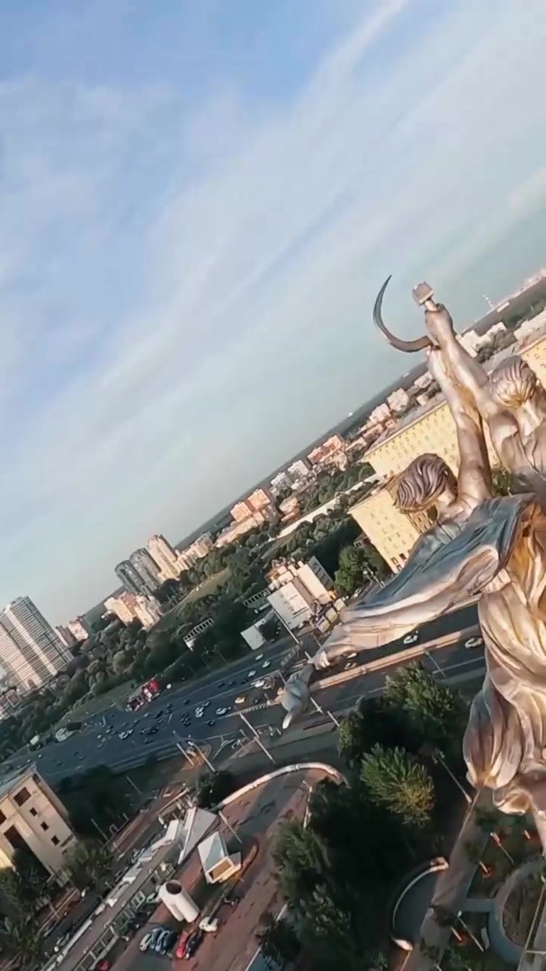 FPV-съёмка · Монумент